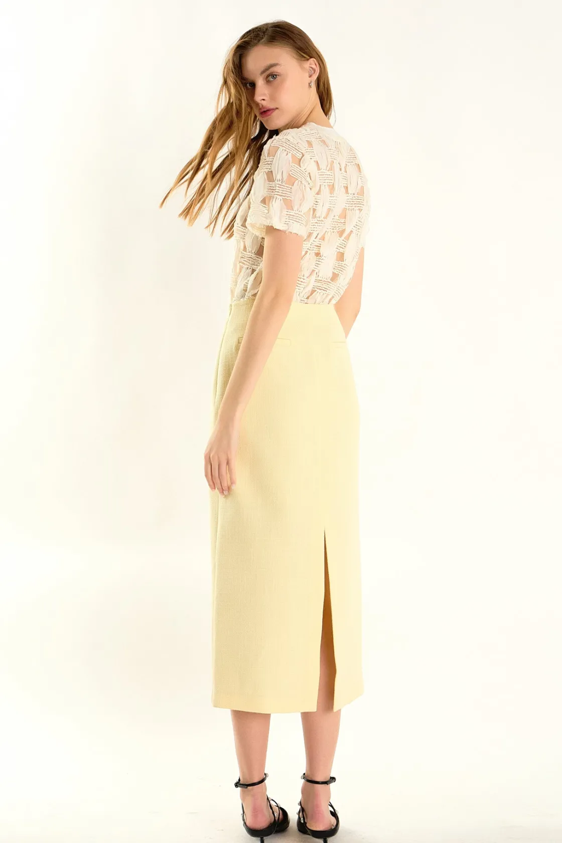 endless_rose__claire_grid_3.webp ENDLESS ROSE Tops*- Claire Grid Textured Short Sleeve Top IVORY
