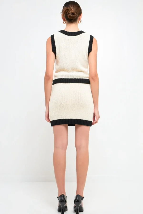 ENDLESS ROSE Tops*- Cropped Knit Top with Gold Buttons CREAM