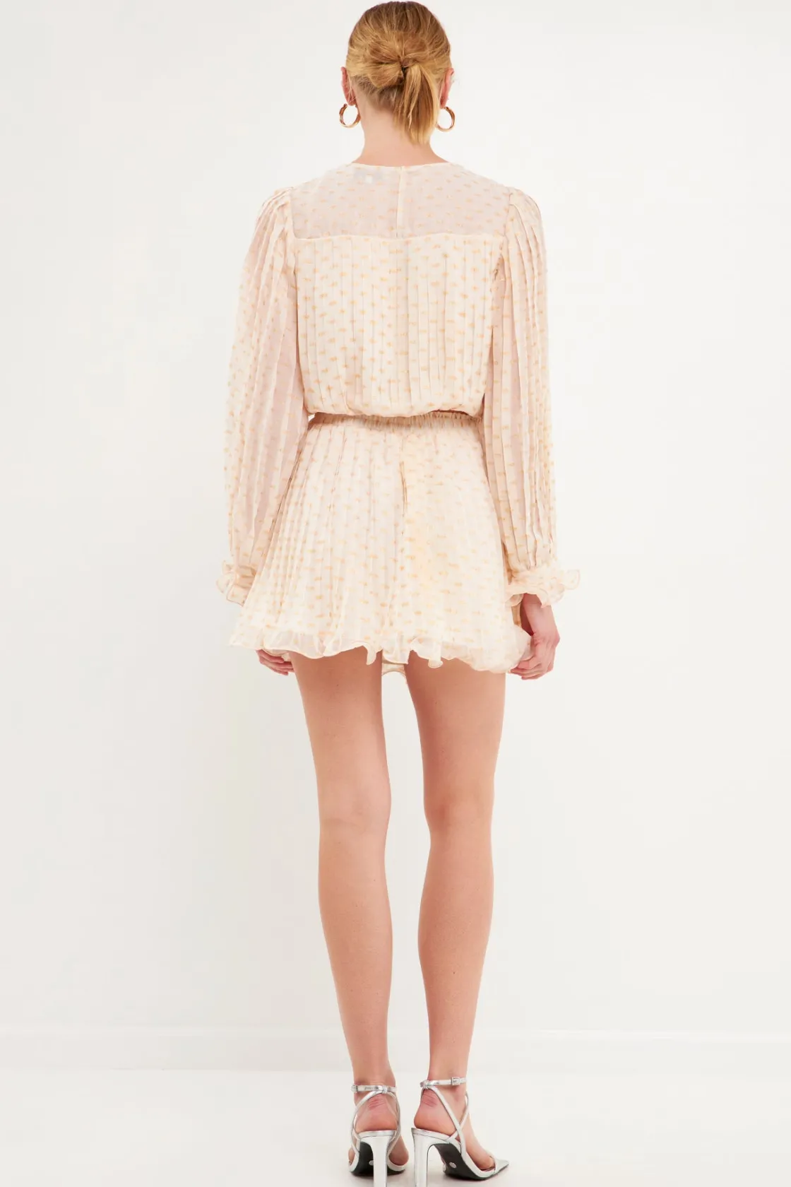 endless_rose__dot_pleated_2.webp ENDLESS ROSE Matching Sets | Shirts & Blouses*- Dot Pleated Blouson Crop Top CREAM