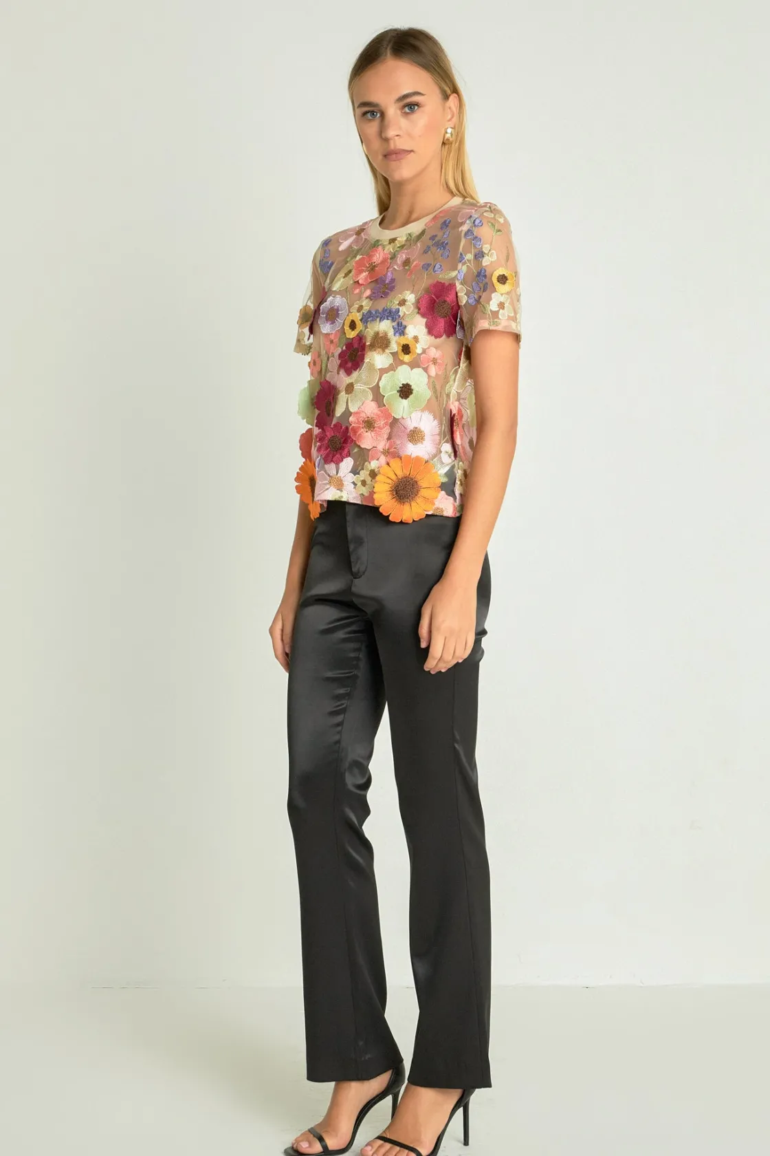 endless_rose__floral_embr_1-3.webp ENDLESS ROSE Tops*- Floral Embroidered Top