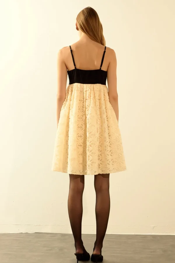 ENDLESS ROSE Lace Dresses | Floral Dresses*- Floral Lace Mini Dress BLACK/CREAM