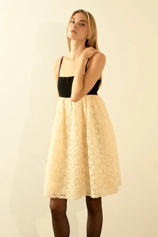 ENDLESS ROSE Lace Dresses | Floral Dresses*- Floral Lace Mini Dress BLACK/CREAM