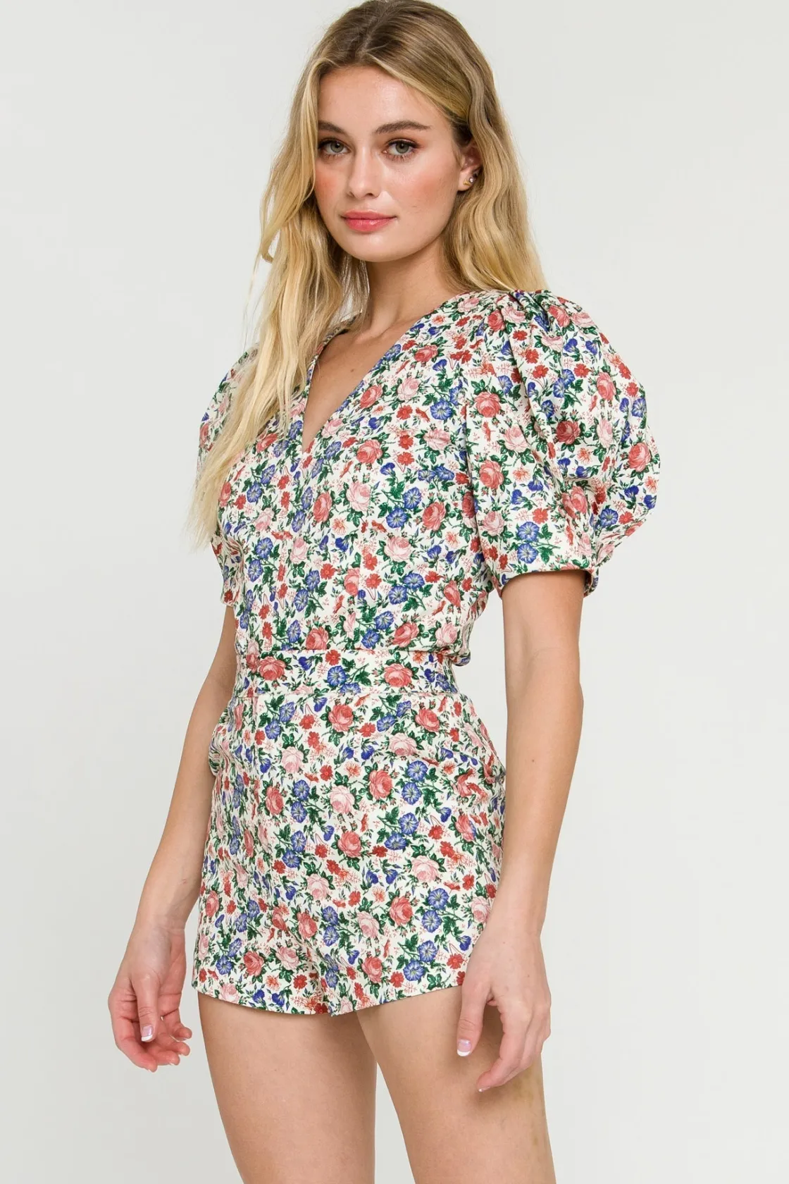 endless_rose__floral_prin_1-4.webp ENDLESS ROSE Tops*- Floral Print V-neck Top IVORYMULTI