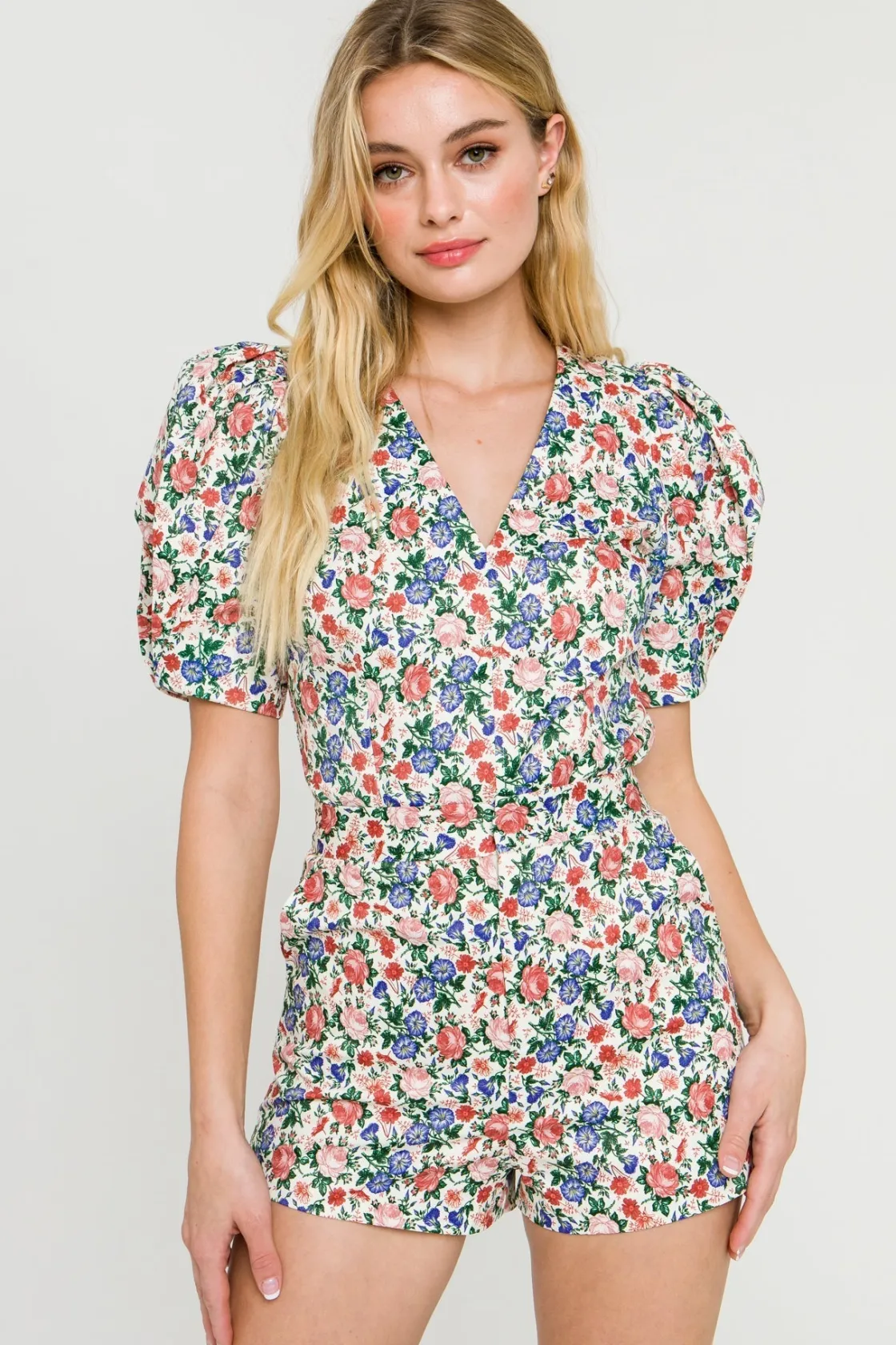 endless_rose__floral_prin_3-4.webp ENDLESS ROSE Tops*- Floral Print V-neck Top IVORYMULTI