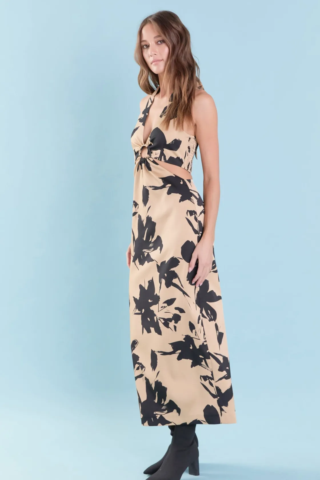 endless_rose__halter_ring_1.webp ENDLESS ROSE Print Takeaway | Floral Dresses*- Halter Ring Printed Maxi Dress NUDE/BLACK