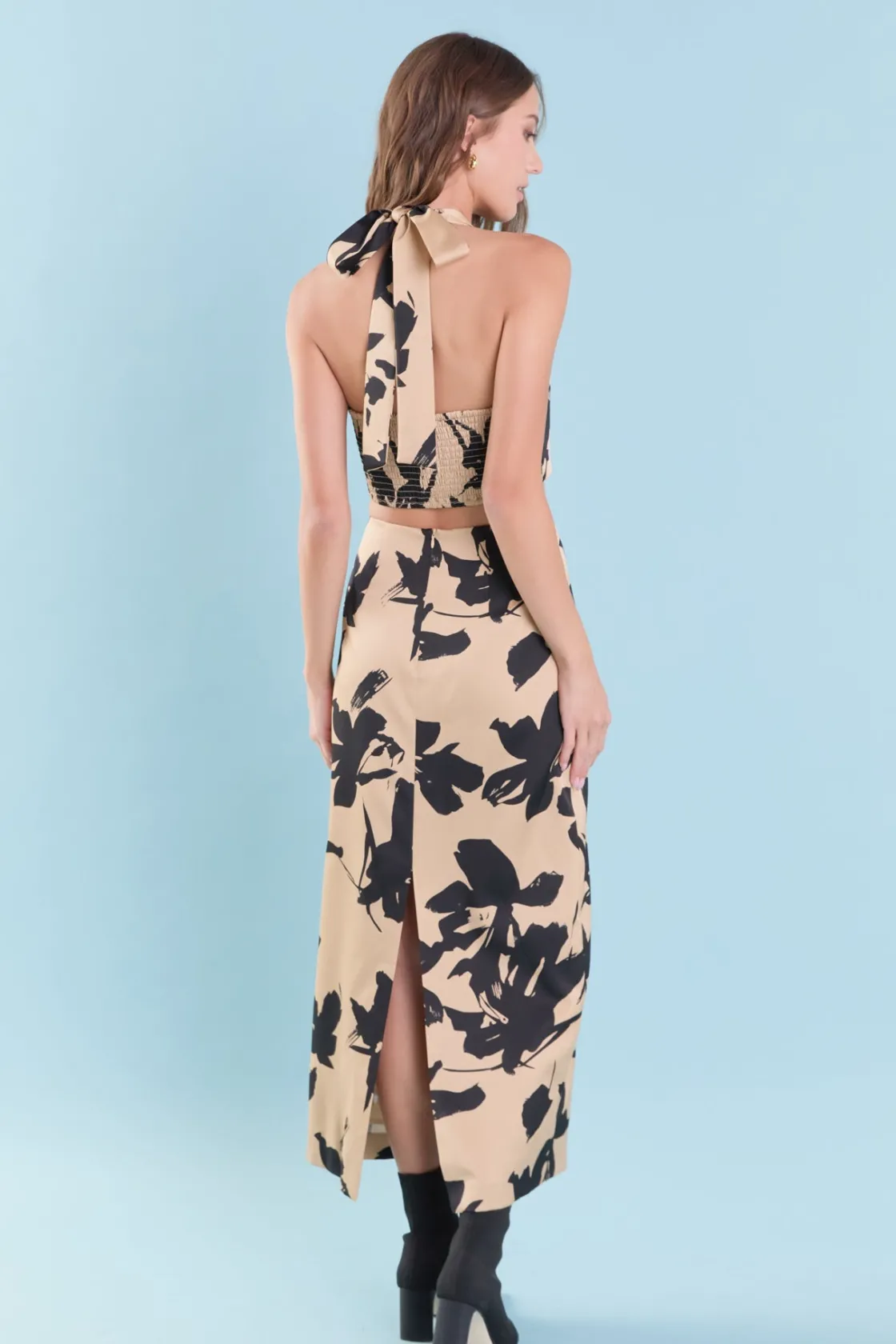 endless_rose__halter_ring_2.webp ENDLESS ROSE Print Takeaway | Floral Dresses*- Halter Ring Printed Maxi Dress NUDE/BLACK
