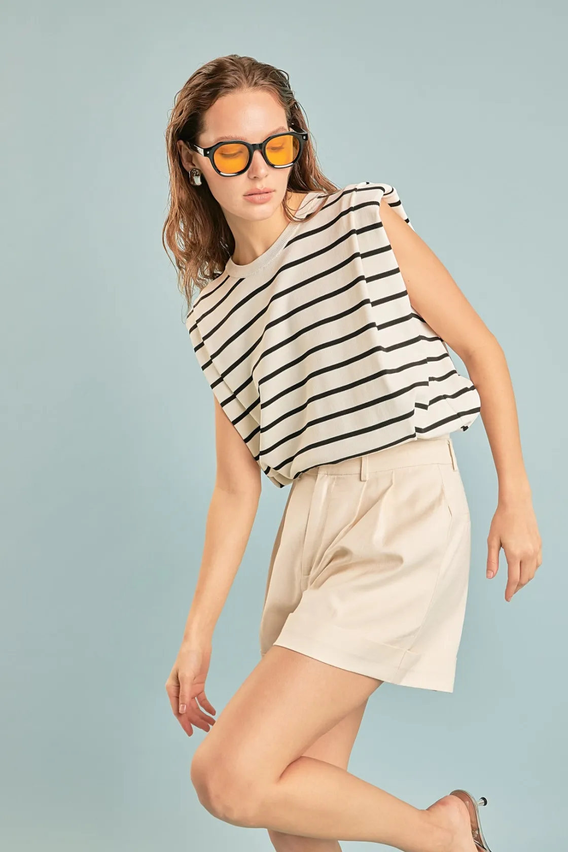 endless_rose__linen_pintu_3.webp ENDLESS ROSE Matching Sets | Shorts & Skorts*- Linen Pintucked Shorts BEIGE