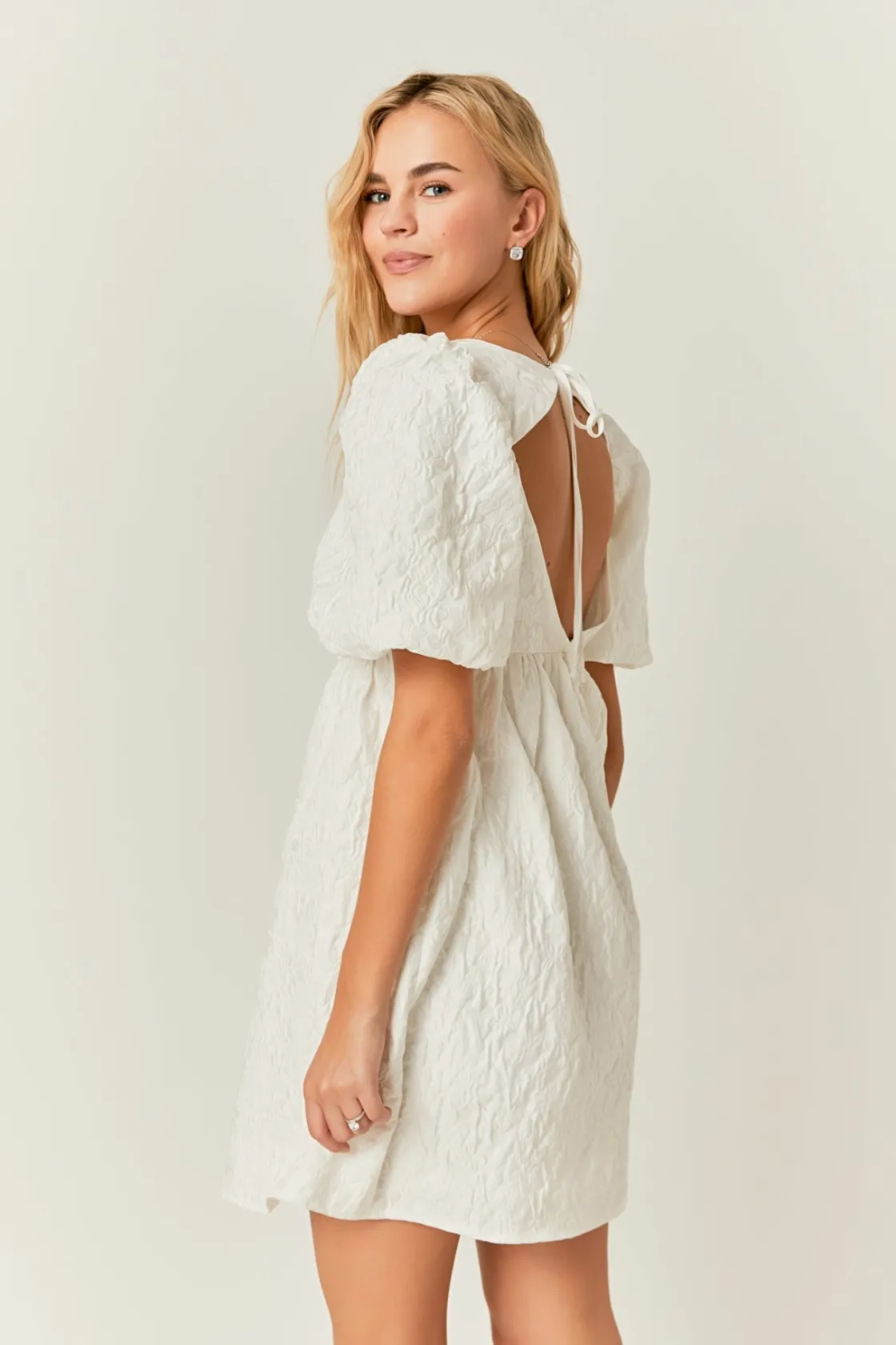 endless_rose__open_back_f_3.webp ENDLESS ROSE White Dresses | Tops*- Open Back Floral Jacquard Puff Dress WHITE