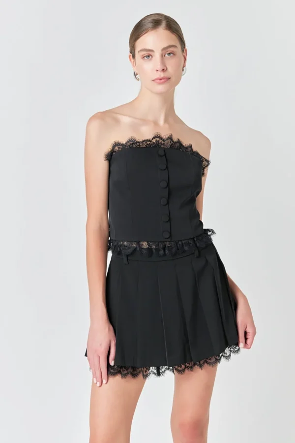 ENDLESS ROSE Matching Sets | Skirts*- Peekaboo Lace Pleated Skort JETBLACK
