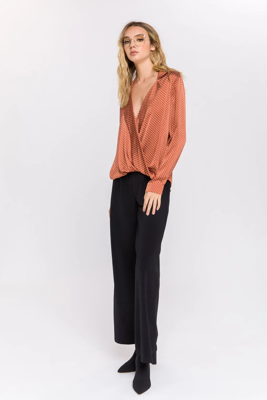endless_rose__polka_dot_w_1.webp ENDLESS ROSE Tops*- Polka Dot Wrap Shirt BROWN