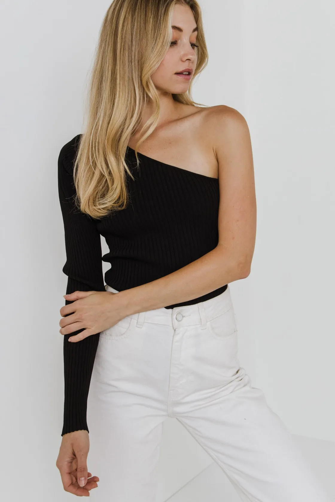 endless_rose__puff_sleeve_3-4.webp ENDLESS ROSE Tops*- Puff Sleeve One Shoulder Top BLACK