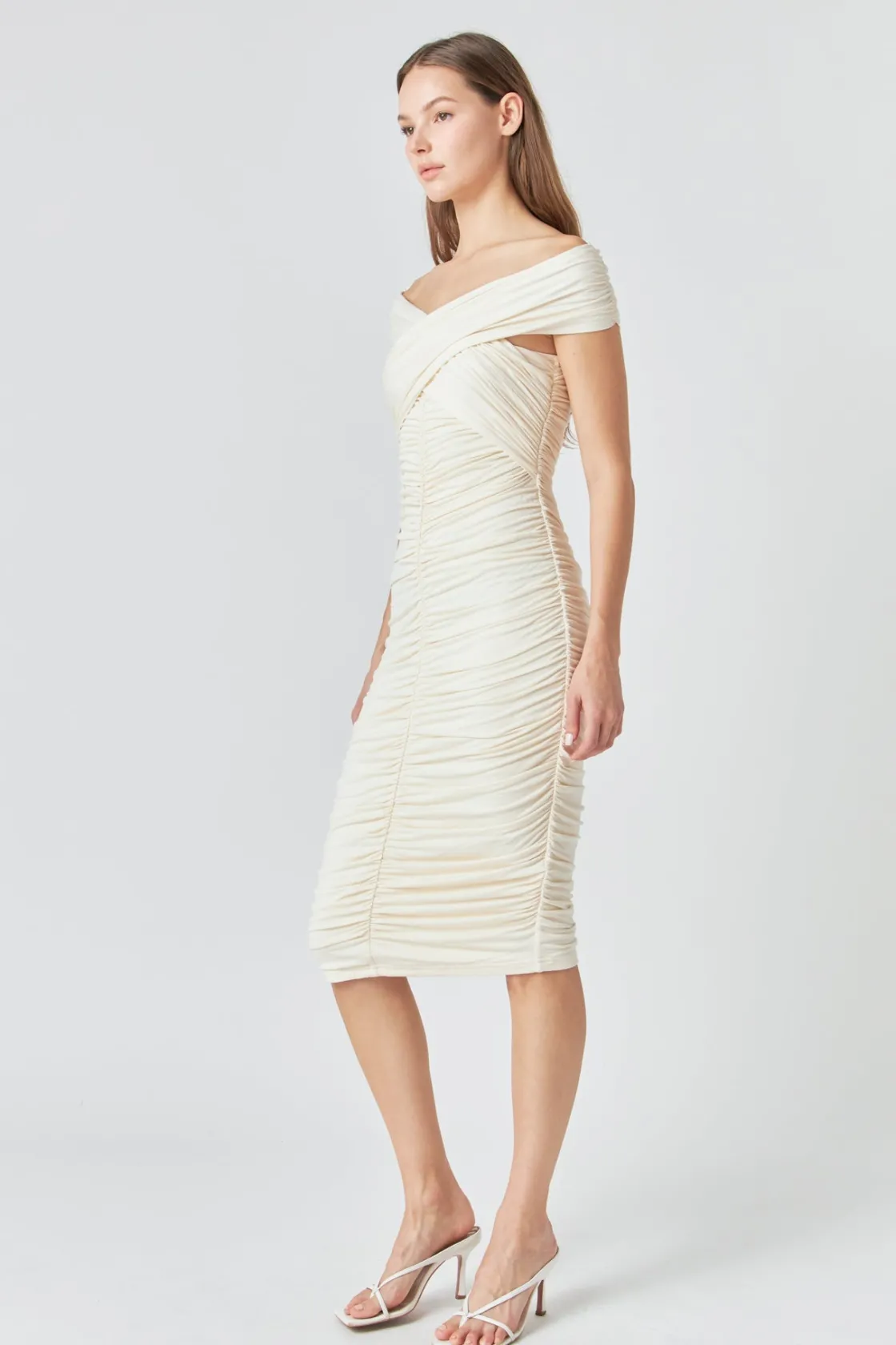 endless_rose__ruched_body_1.webp ENDLESS ROSE Bodycon Dresses | Tops*- Ruched Bodycon Midi Dress CREAM