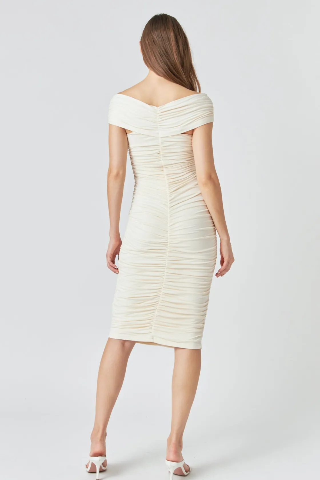 endless_rose__ruched_body_2.webp ENDLESS ROSE Bodycon Dresses | Tops*- Ruched Bodycon Midi Dress CREAM
