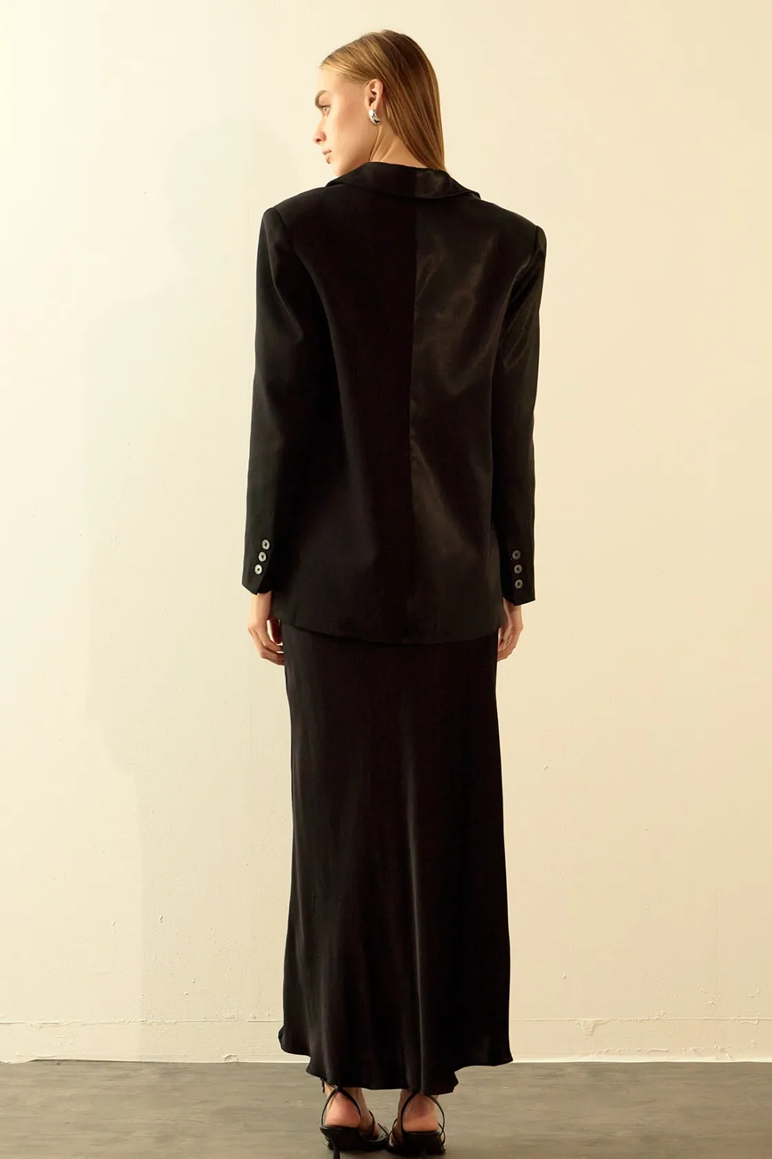 endless_rose__satin_suit__2.webp ENDLESS ROSE Blazers | Tops*- Satin Suit Blazer BLACK