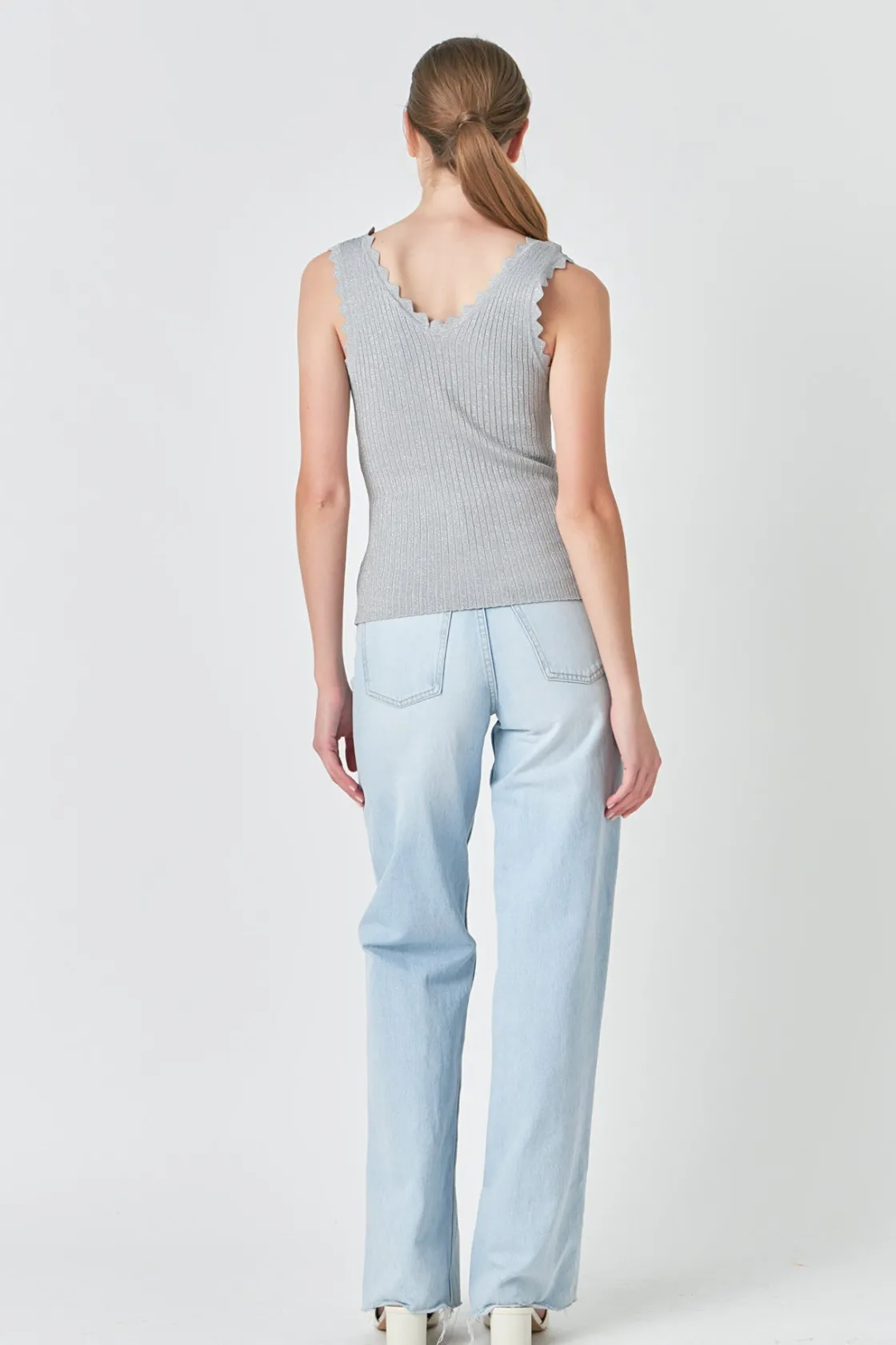 endless_rose__scallop_det_7.webp ENDLESS ROSE Tops*- Scallop Detail Sleeveless Top
