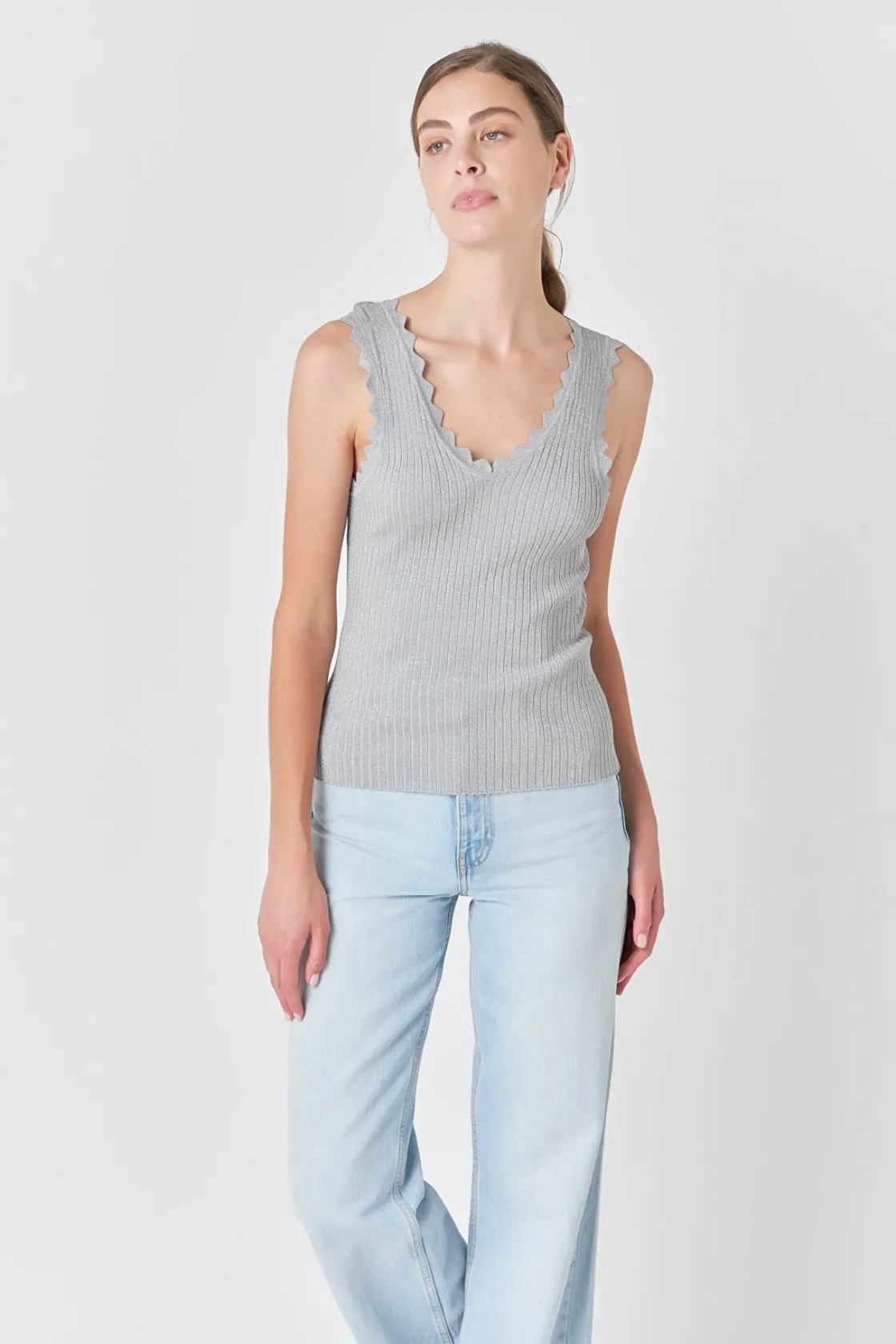 endless_rose__scallop_det_8.webp ENDLESS ROSE Tops*- Scallop Detail Sleeveless Top