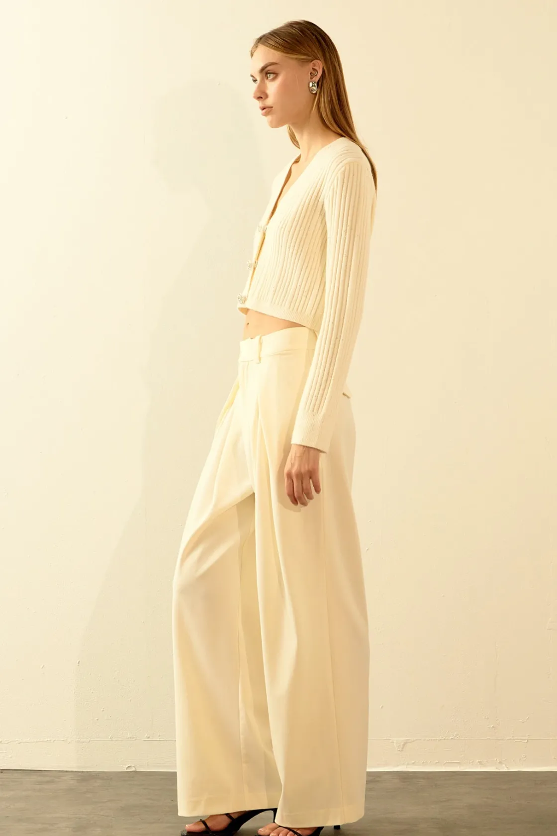 endless_rose__sequins_cro_1-3.webp ENDLESS ROSE Sweaters & Knits | Tops*- Sequins Crop Cardigan WHITE