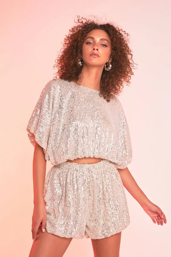 ENDLESS ROSE Tops*- Sequins Cropped Puff Top