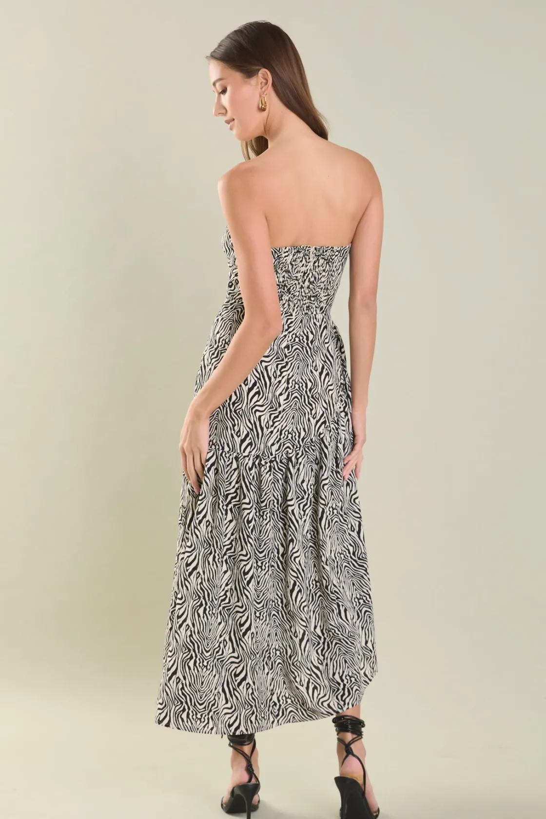 endless_rose__strapless_a_2.webp ENDLESS ROSE Strapless | Tops*- Strapless Asymmetrical Maxi Dress IVORY/BLACK