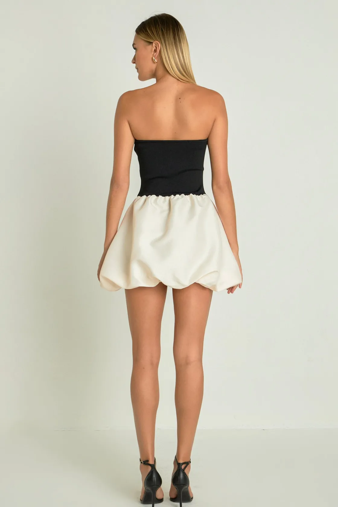 endless_rose__strapless_v_2.webp ENDLESS ROSE Strapless | Tops*- Strapless Voluminous Mini Dress BLACK