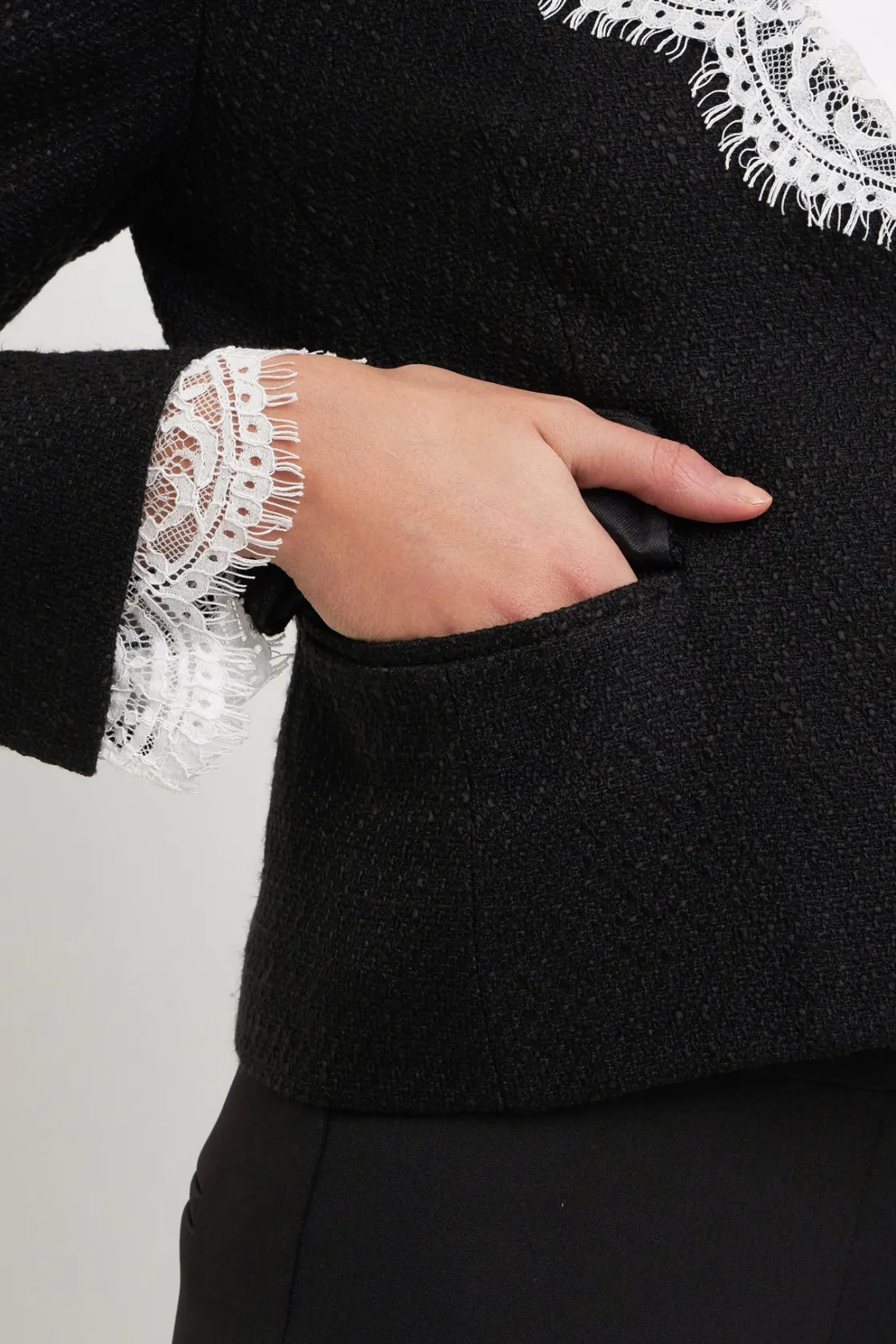 endless_rose__tweed_jacke_3.webp ENDLESS ROSE Jackets & Coats*- Tweed Jacket With Lace Collar BLACK