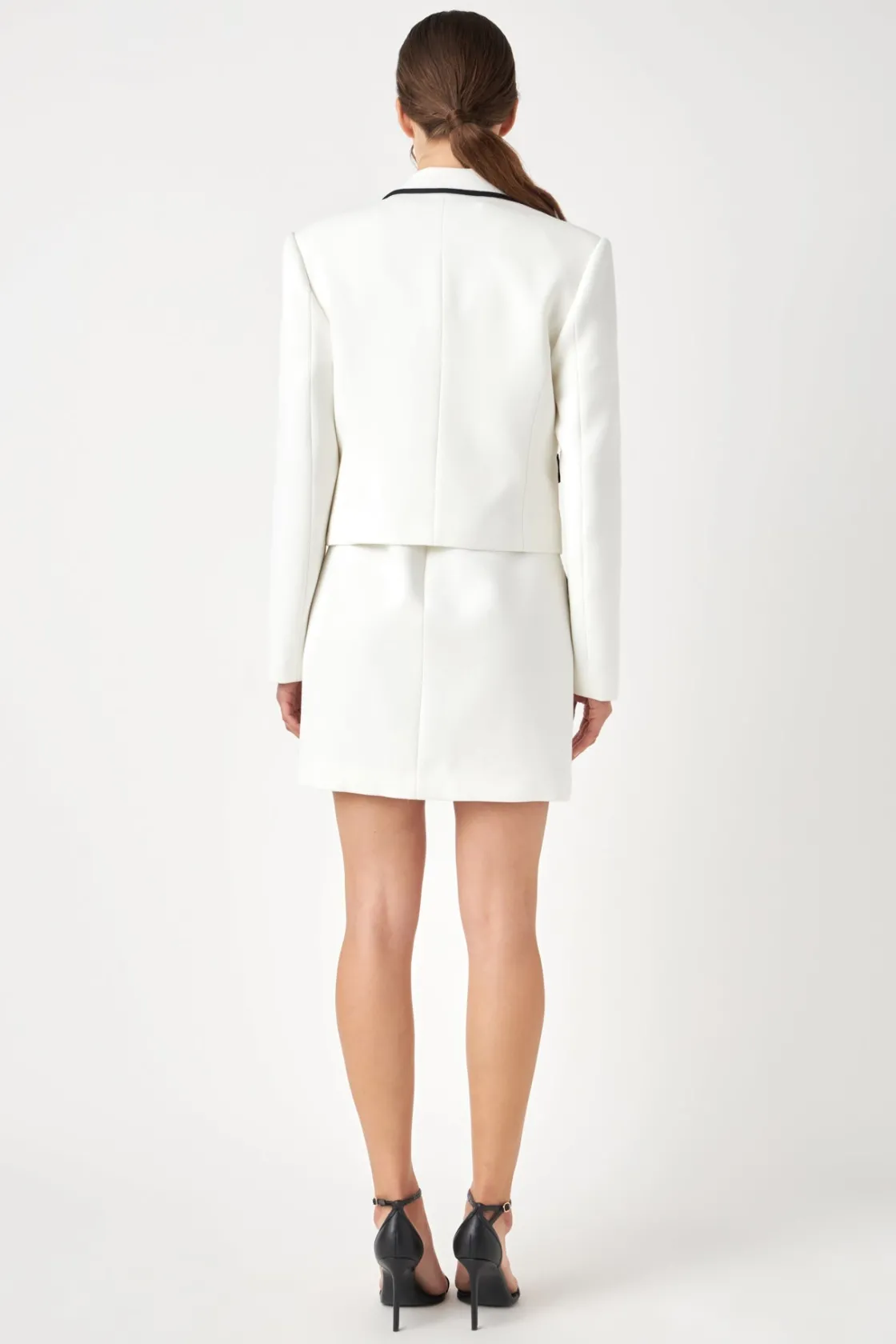english_factory__bow_cont_2.webp ENGLISH FACTORY Blazers*- Bow Contrast Tweed Blazer IVORY/BLACK