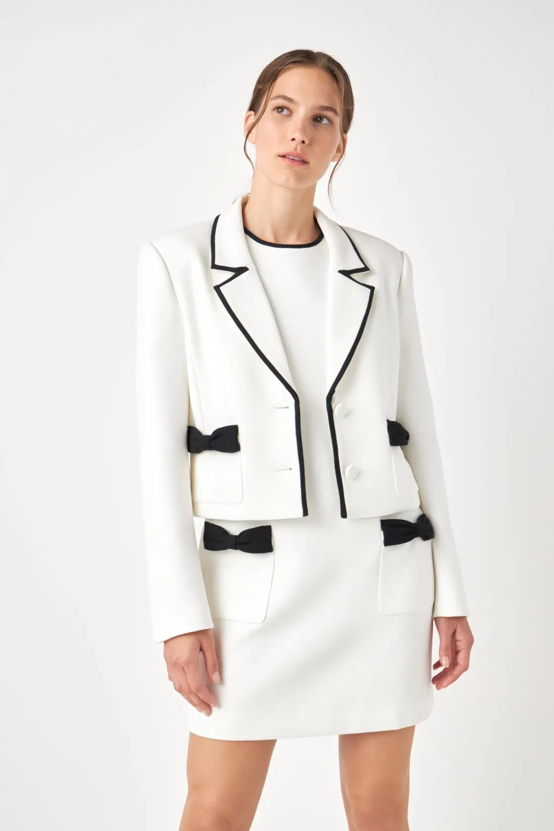 english_factory__bow_cont_3.webp ENGLISH FACTORY Blazers*- Bow Contrast Tweed Blazer IVORY/BLACK