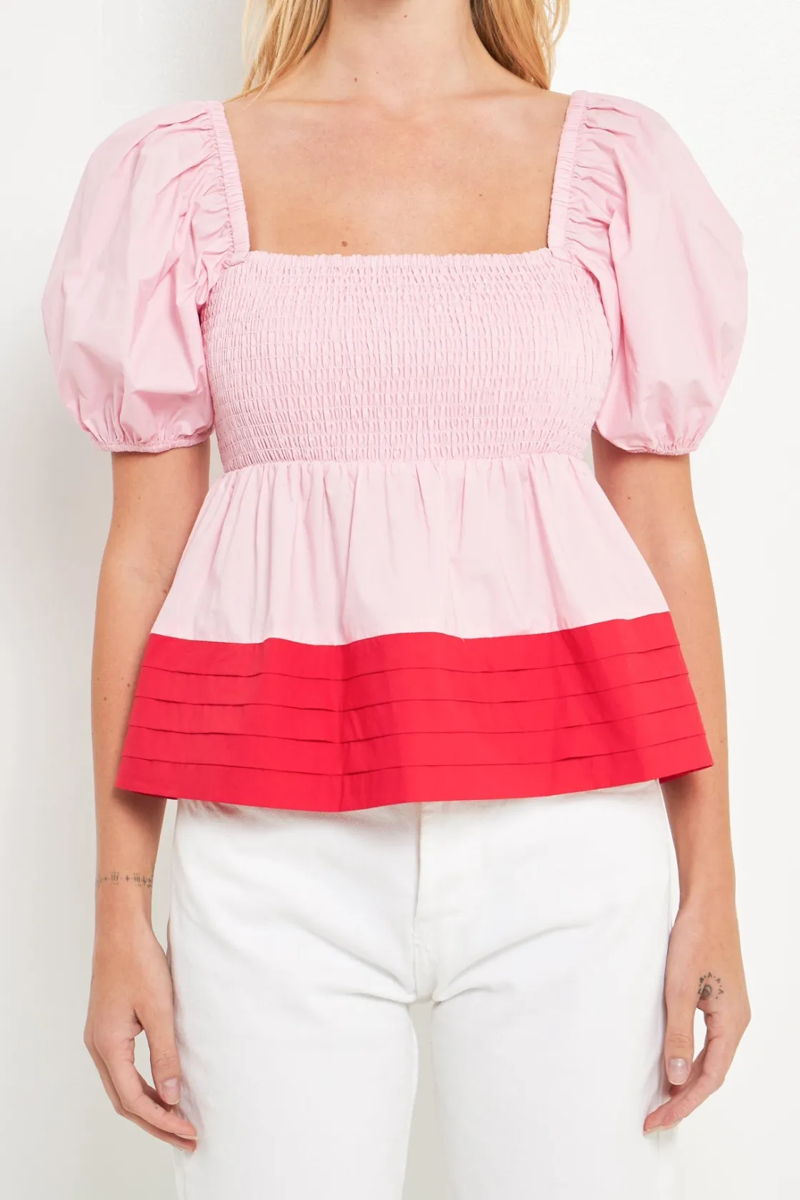 english_factory__colorblo_0-5.webp ENGLISH FACTORY Tops*- Colorblock Smocked Top PINK/RED