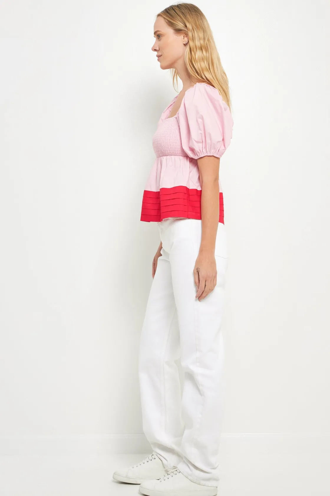 english_factory__colorblo_1-5.webp ENGLISH FACTORY Tops*- Colorblock Smocked Top PINK/RED