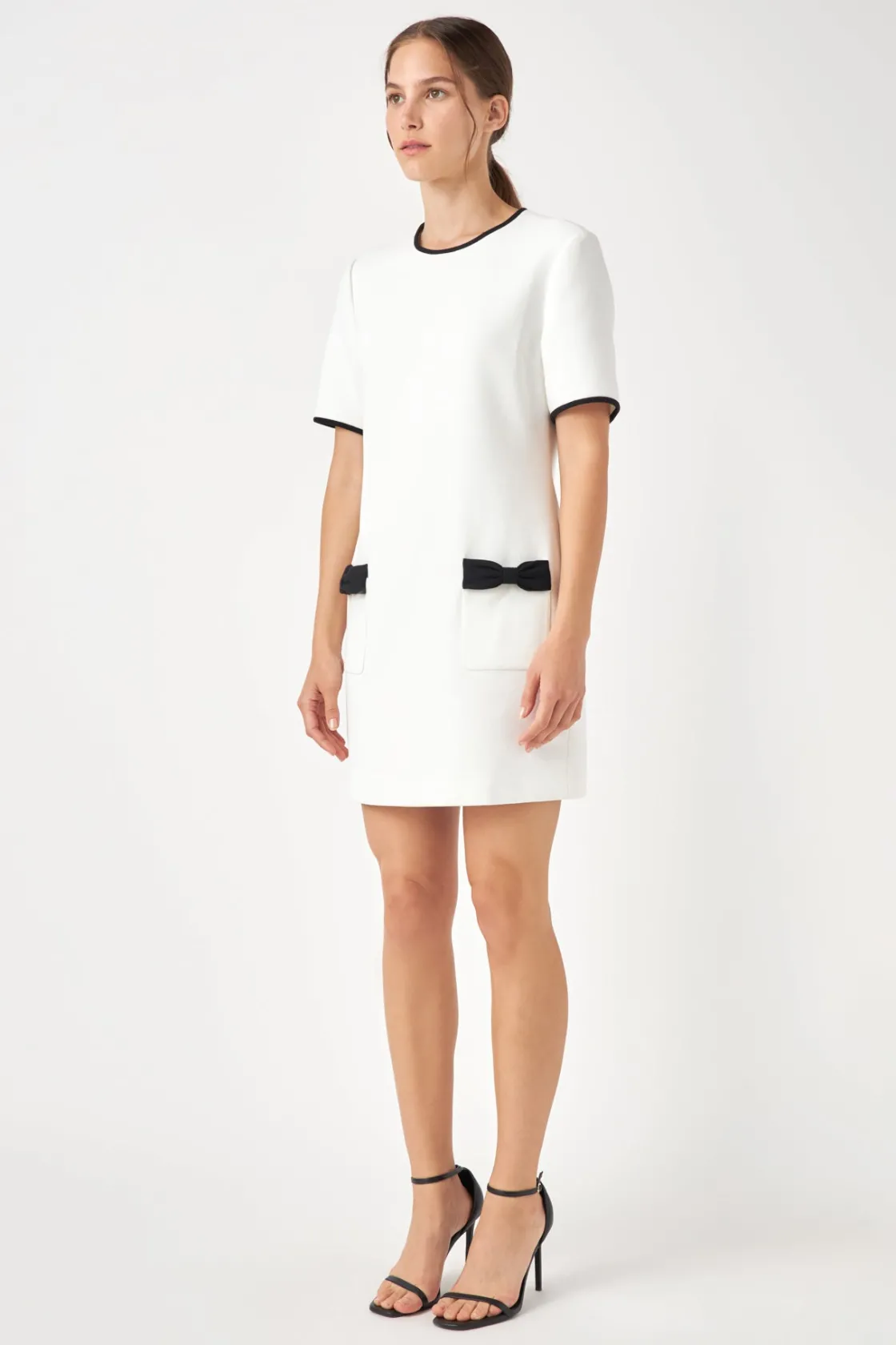 english_factory__contrast_1-20.webp ENGLISH FACTORY Tweed Dresses | Matching Sets*- Contrast Accent Shift Pocket Mini Dress IVORY