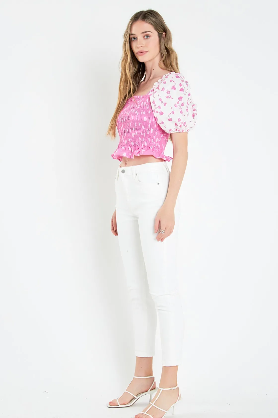 english_factory__contrast_1-6.webp ENGLISH FACTORY Tops*- Contrast Floral Smocked Top PINK/WHITE