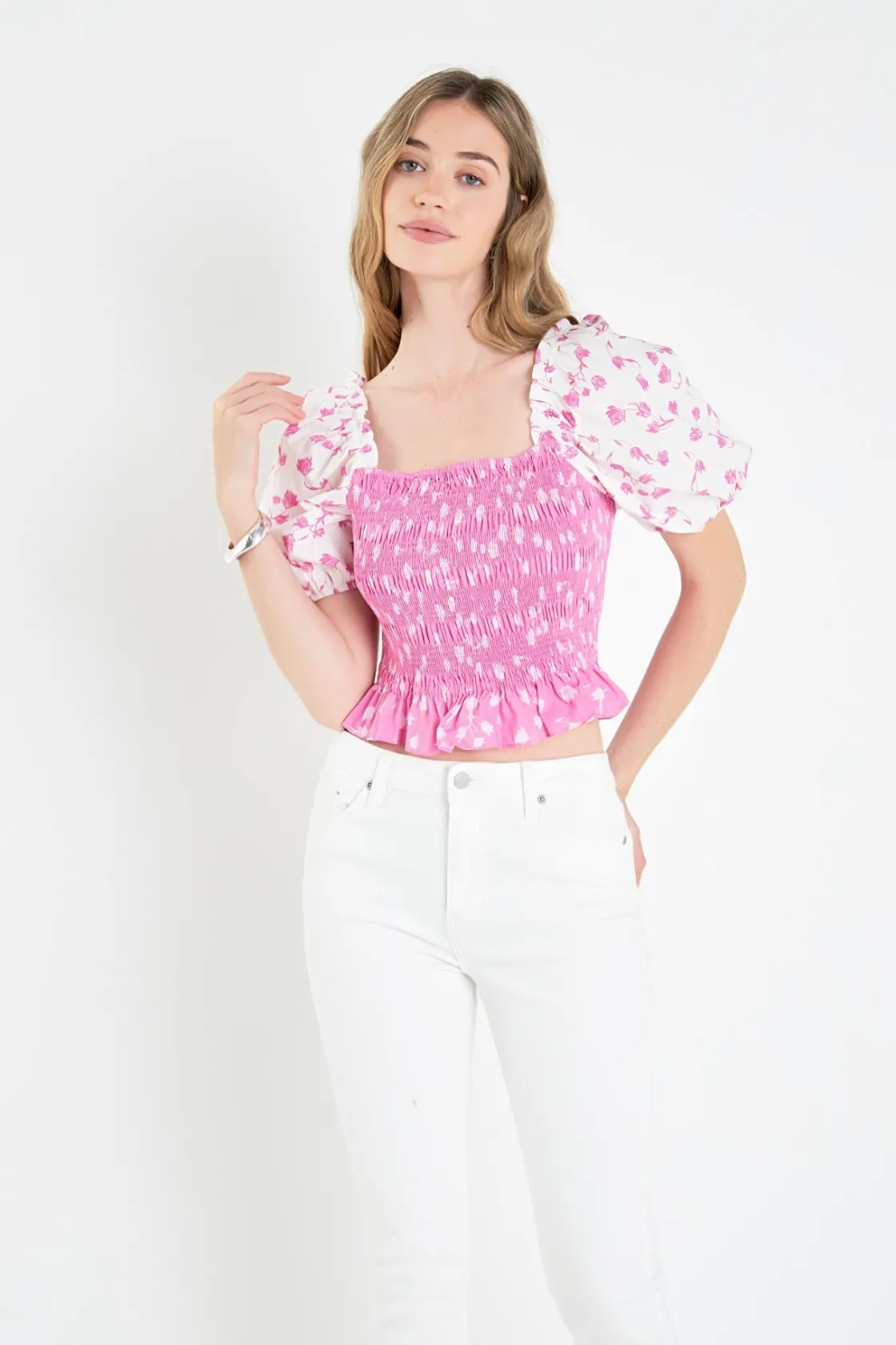 english_factory__contrast_2-6.webp ENGLISH FACTORY Tops*- Contrast Floral Smocked Top PINK/WHITE