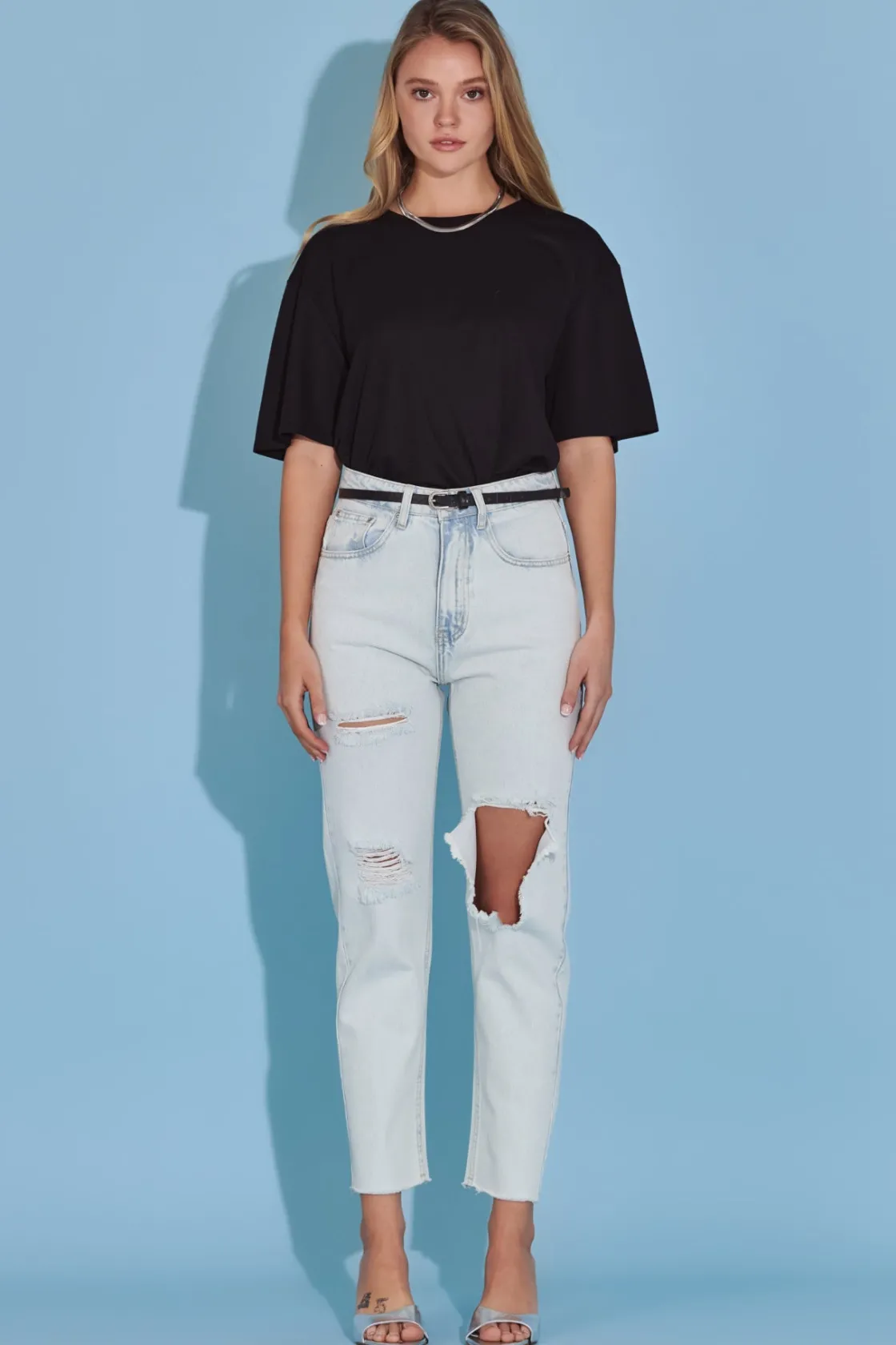english_factory__destroye_14.webp ENGLISH FACTORY Denim | Tops*- Destroyed Mom Jeans