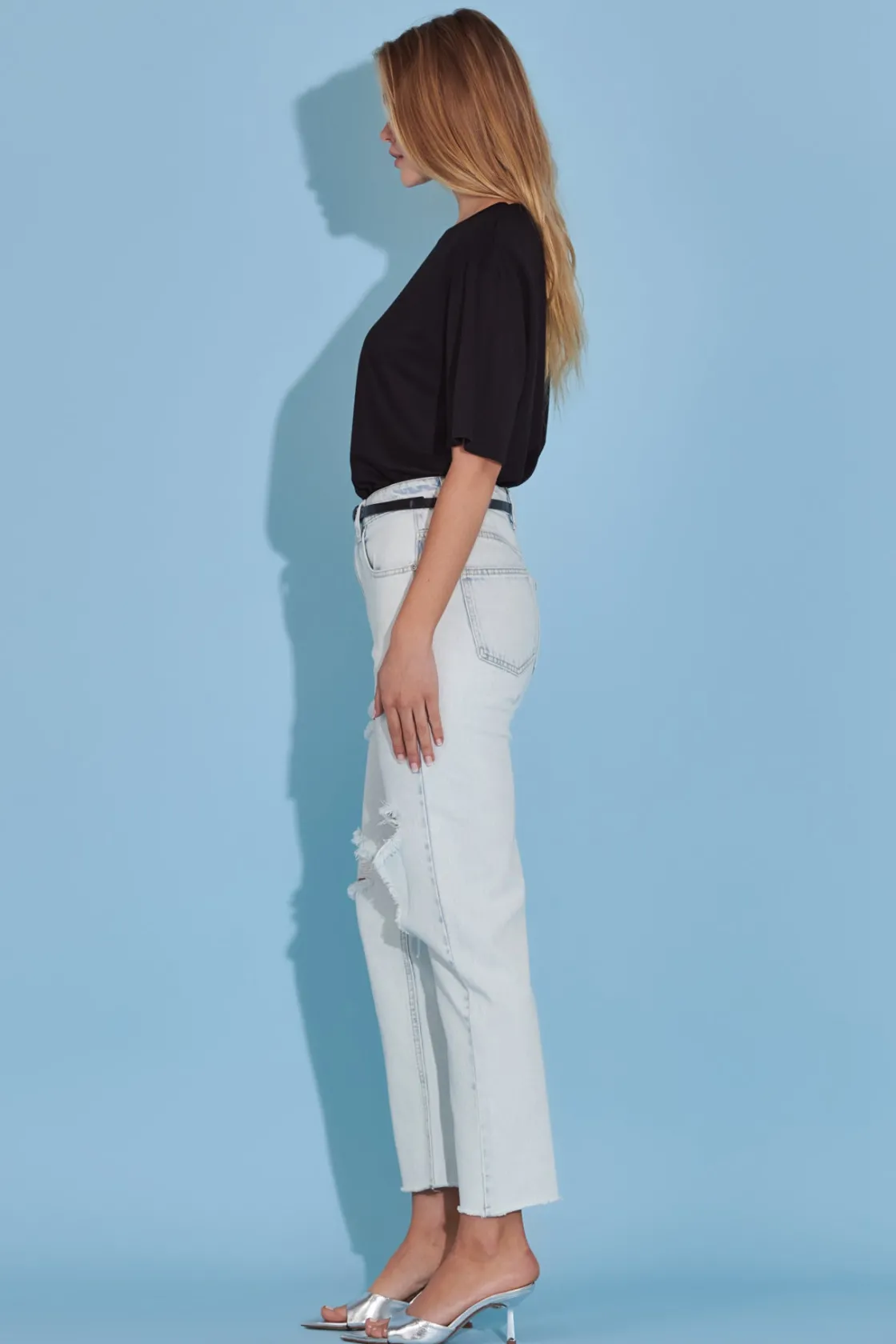 english_factory__destroye_16.webp ENGLISH FACTORY Denim | Tops*- Destroyed Mom Jeans