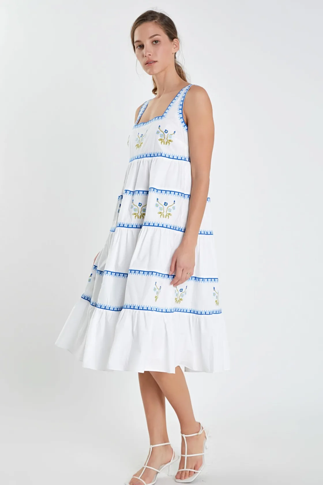english_factory__embroide_1-18.webp ENGLISH FACTORY Floral Dresses*- Embroidered Midi Dress IVORY/BLUE