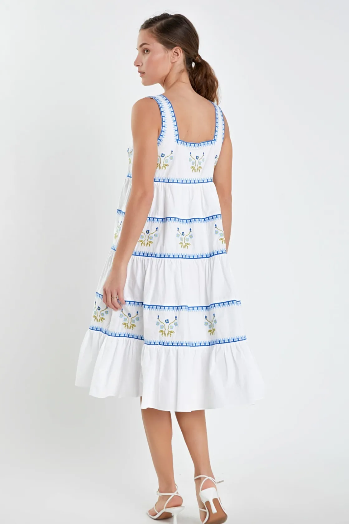 english_factory__embroide_2-18.webp ENGLISH FACTORY Floral Dresses*- Embroidered Midi Dress IVORY/BLUE