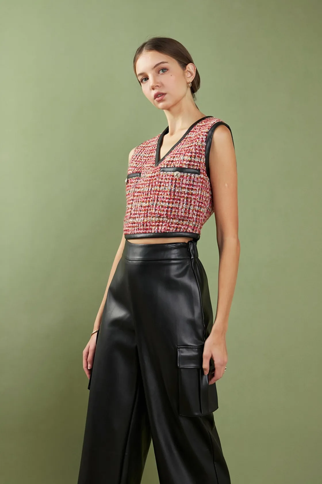 english_factory__faux_lea_3-2.webp ENGLISH FACTORY Matching Sets | Pants*- Faux Leather Cropped Cargo Pants BLACK