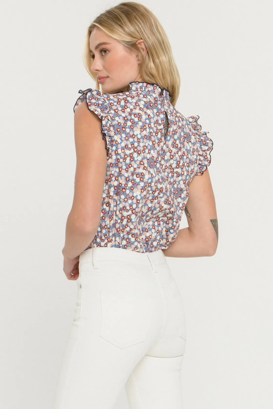 english_factory__floral_c_2.webp ENGLISH FACTORY Tops*- Floral Contrast Stitch Top BLUEMULTI