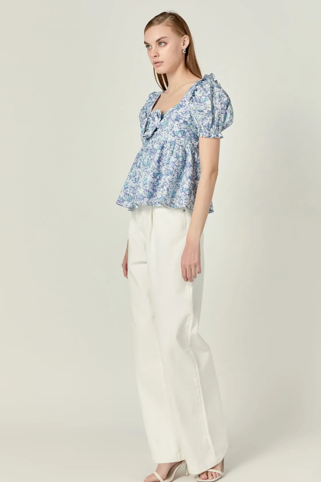 english_factory__floral_p_1-9.webp ENGLISH FACTORY Tops*- Floral Print Top With Flower BLUEMULTI