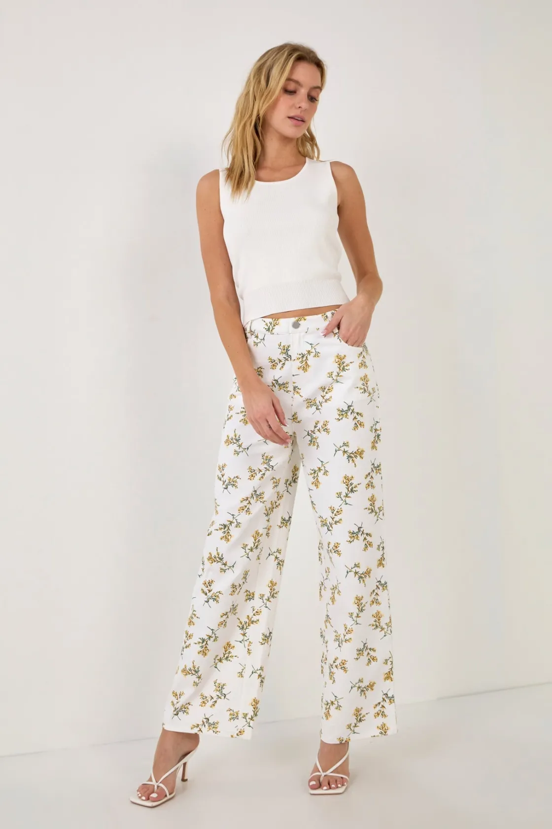 english_factory__floral_s_3-4.webp ENGLISH FACTORY Pants*- Floral Straight Leg Pants WHITEMULTI
