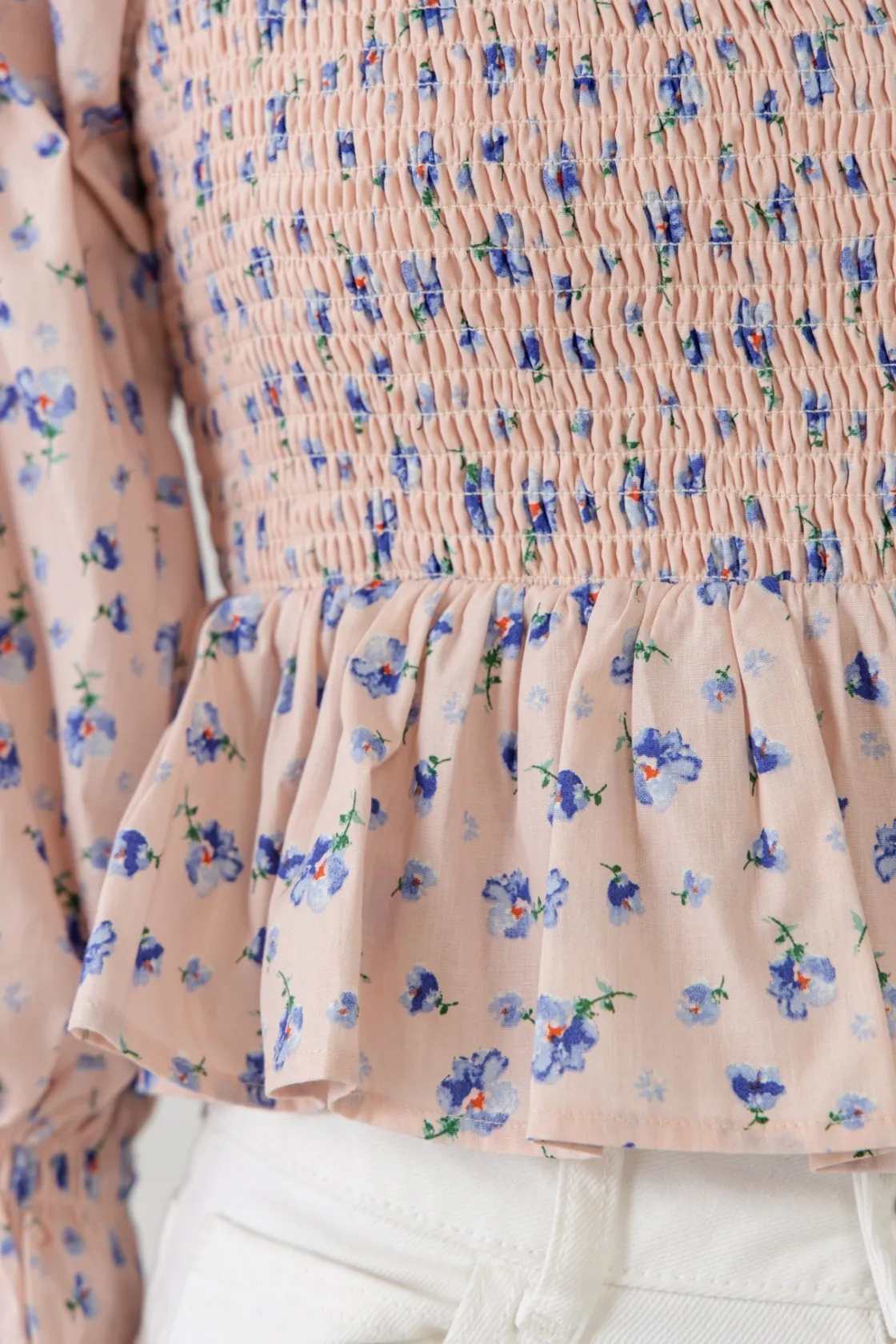 english_factory__floral_s_3.webp ENGLISH FACTORY Tops*- Floral Smocked Top BLUSH
