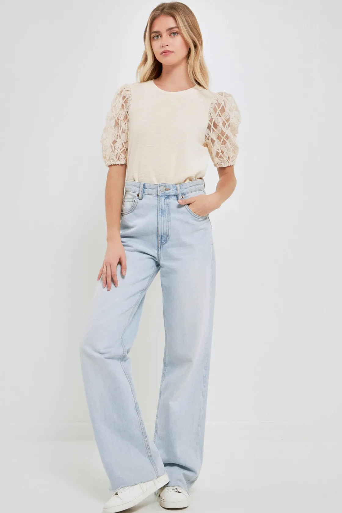 english_factory__floral_t_4.webp ENGLISH FACTORY Tops*- Floral Texture Sleeve Top
