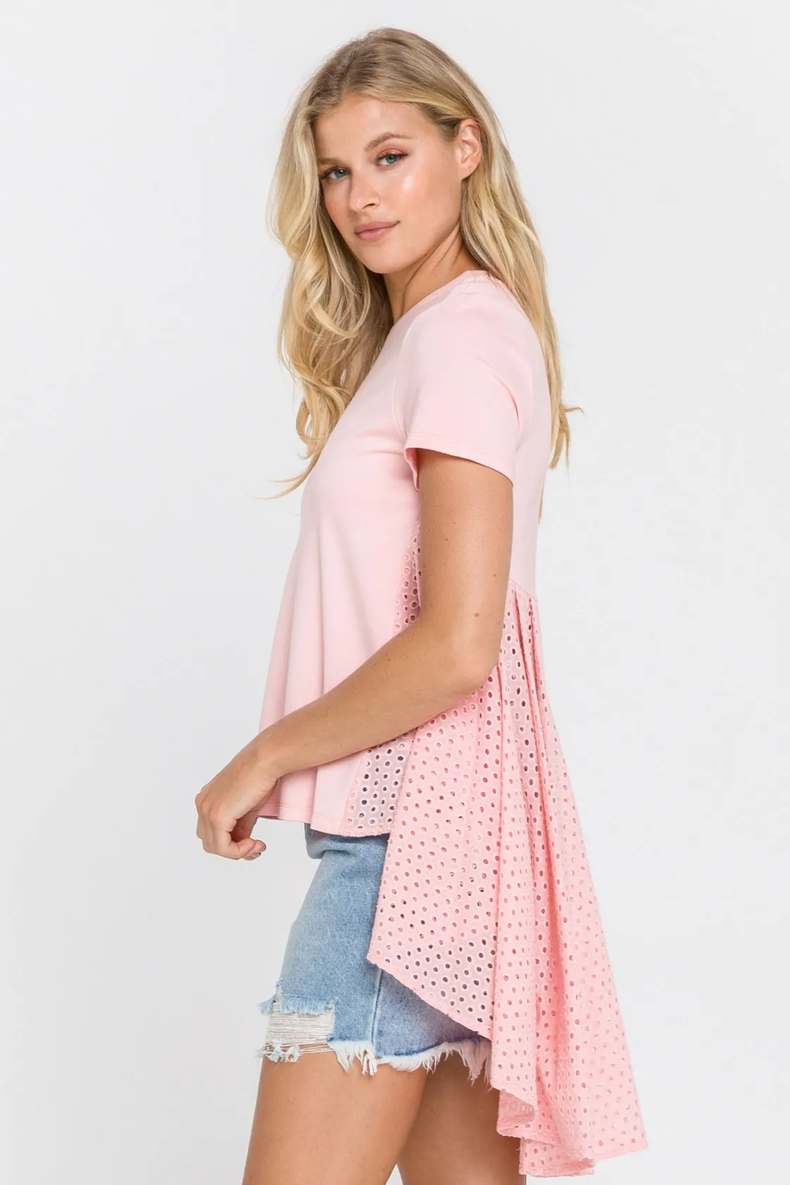 english_factory__high_low_7.webp ENGLISH FACTORY Tops*- High Low T-shirt With Eyelet Peplum