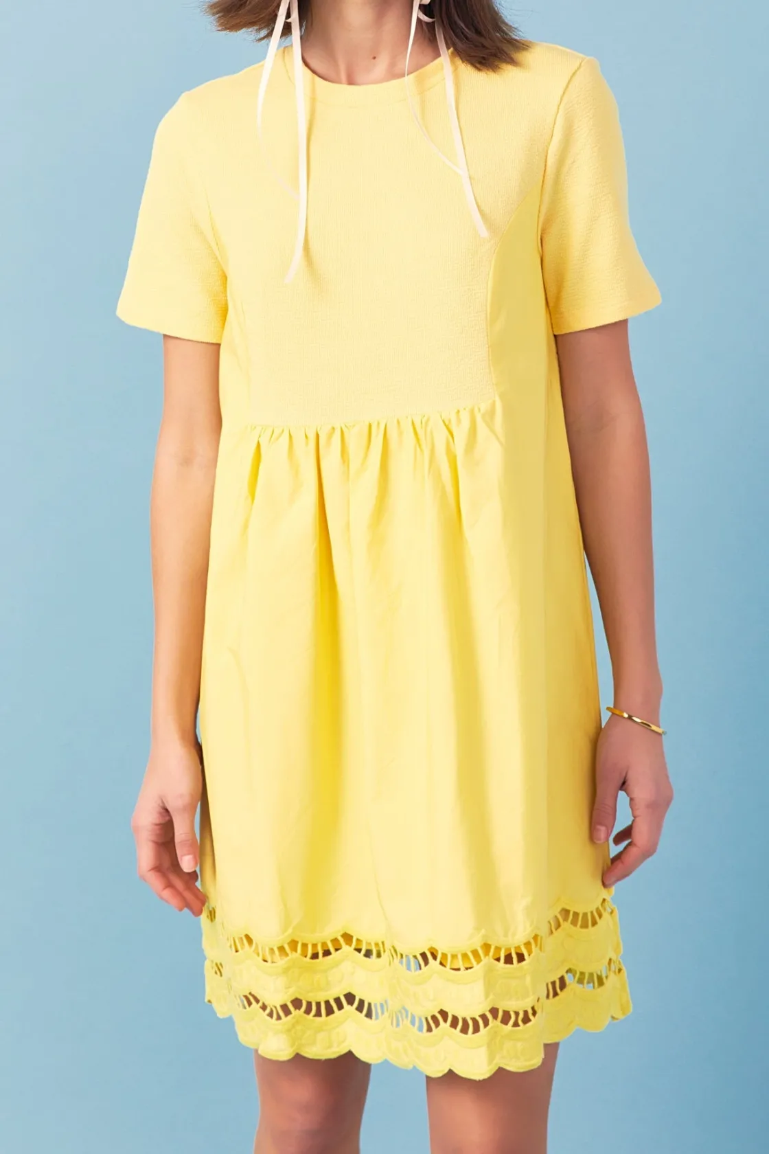 english_factory__mixed_me_0-47.webp ENGLISH FACTORY Lace Dresses | White Dresses*- Mixed Media Scallop Lace Mini Dress