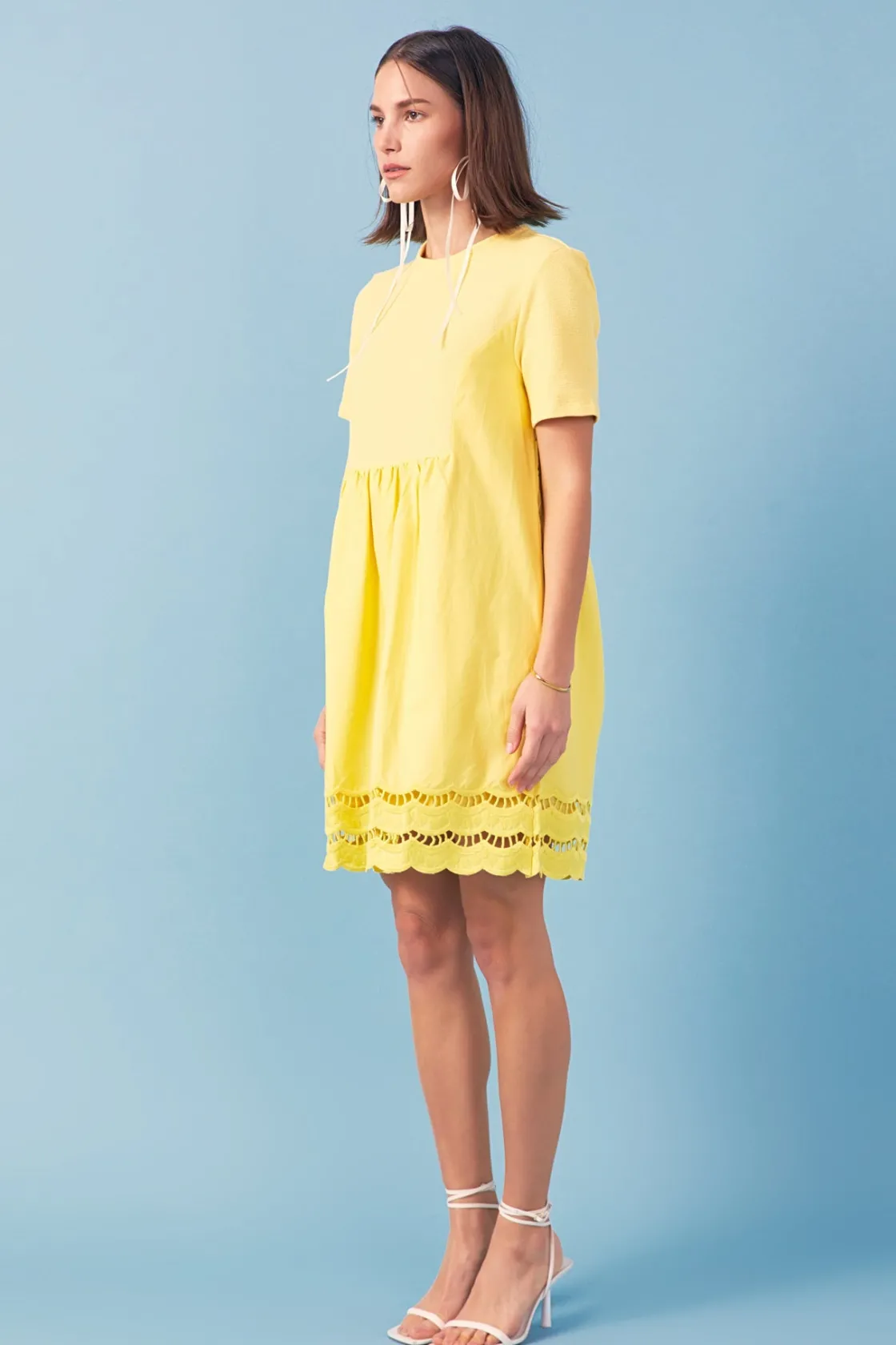 english_factory__mixed_me_1-47.webp ENGLISH FACTORY Lace Dresses | White Dresses*- Mixed Media Scallop Lace Mini Dress