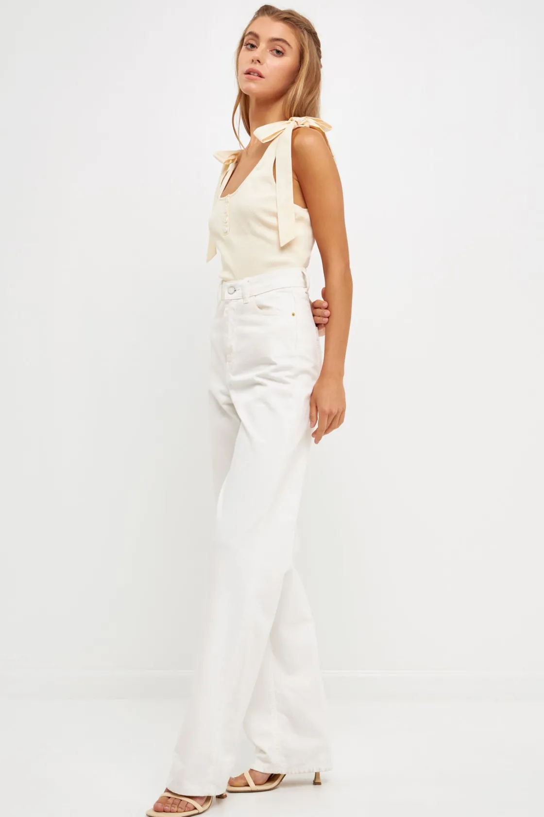 english_factory__mixed_me_11-5.webp ENGLISH FACTORY Tops*- Mixed Media Bow Tie Ribbed Henley Tank