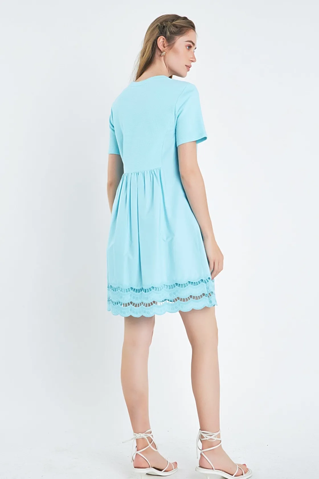 english_factory__mixed_me_12-14.webp ENGLISH FACTORY Lace Dresses | White Dresses*- Mixed Media Scallop Lace Mini Dress
