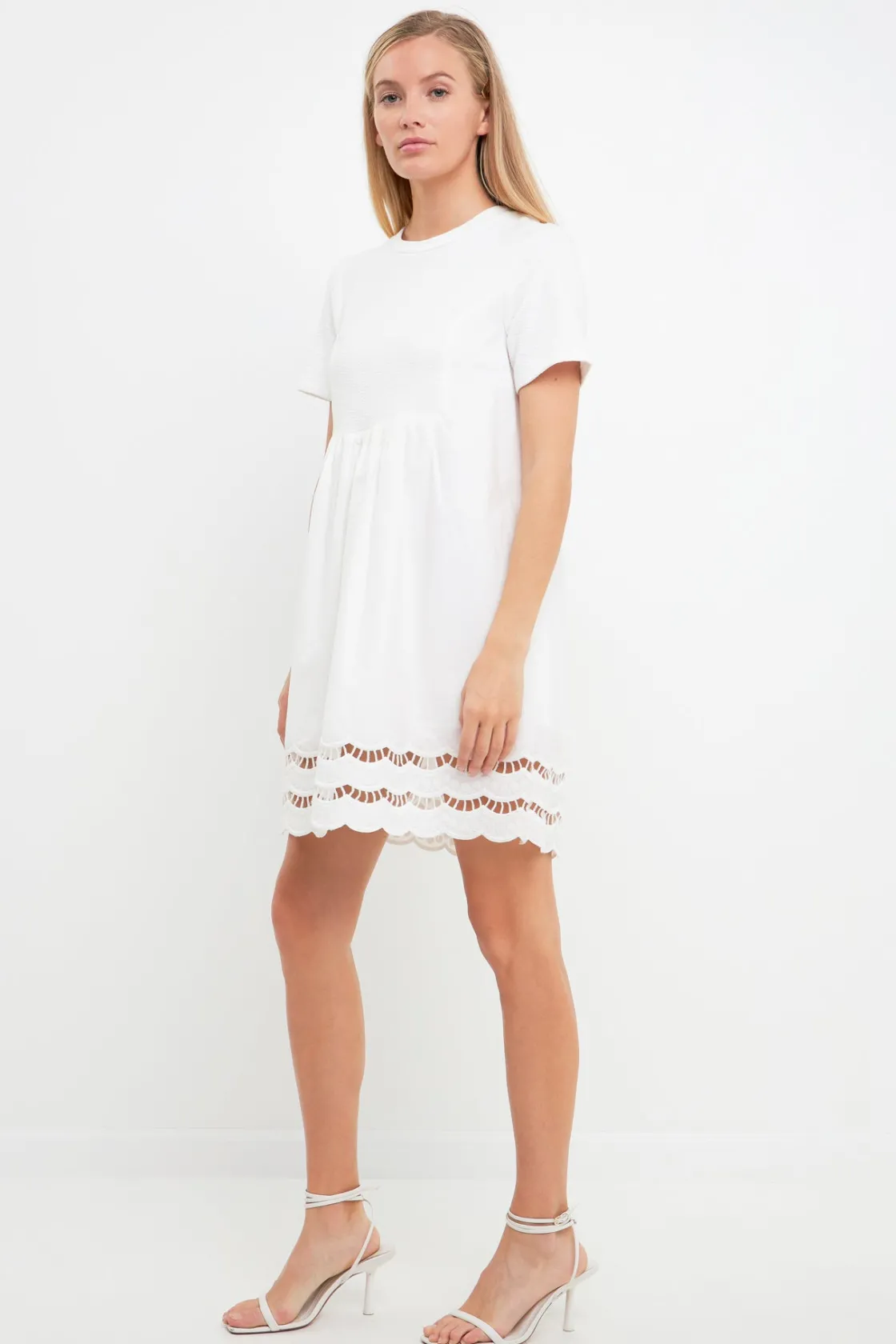 english_factory__mixed_me_15-7.webp ENGLISH FACTORY Lace Dresses | White Dresses*- Mixed Media Scallop Lace Mini Dress