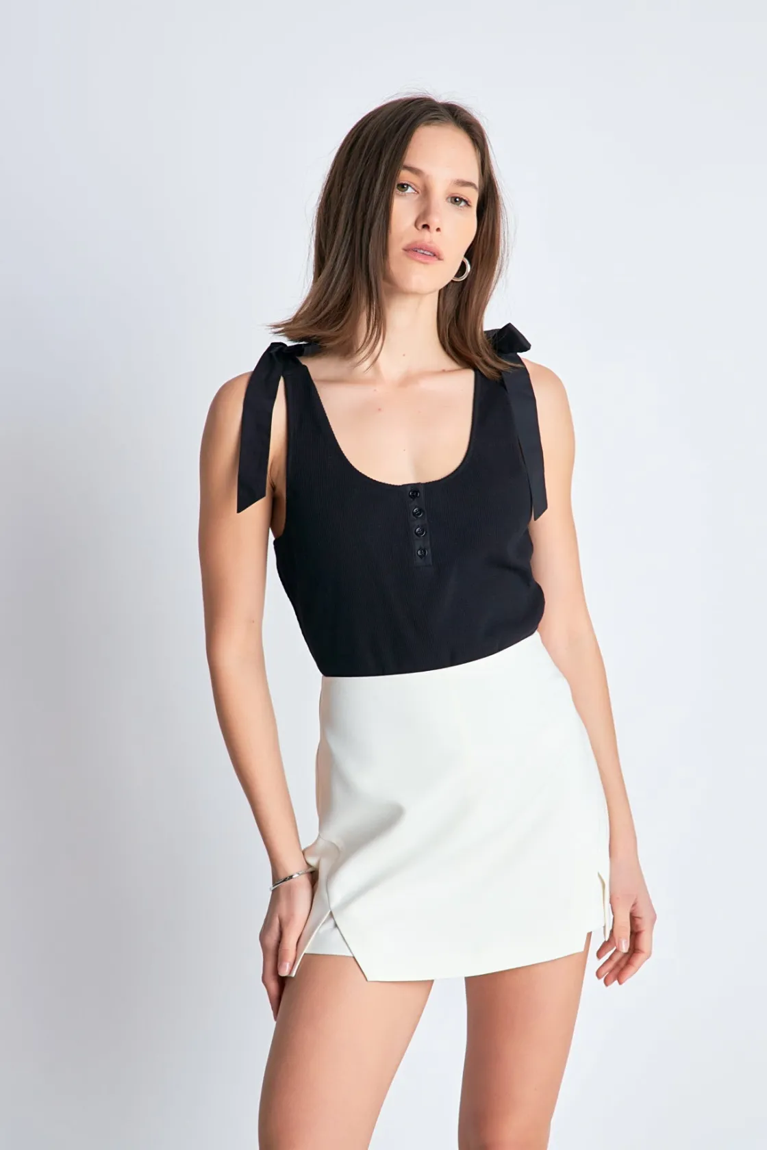 english_factory__mixed_me_3-10.webp ENGLISH FACTORY Tops*- Mixed Media Bow Tie Ribbed Henley Tank