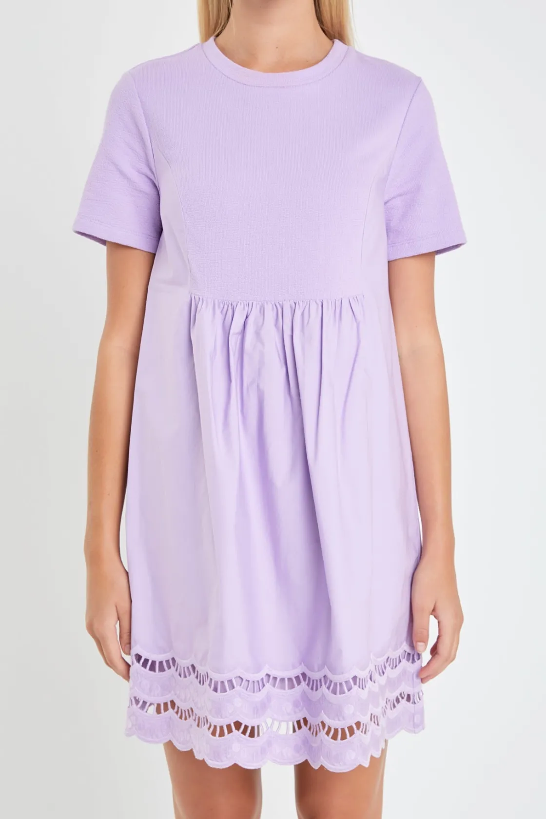 english_factory__mixed_me_5-23.webp ENGLISH FACTORY Lace Dresses | White Dresses*- Mixed Media Scallop Lace Mini Dress